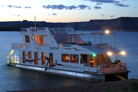 75-foot Odyssey Class Houseboat