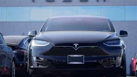 Tesla Will Recall 135,000 Cars for Faulty Touch Screens - The New York ...