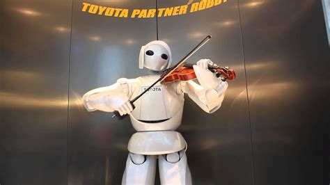 Toyota Partner Robot plays the violin @ Toyota Kaikan Museum (Toyota City) - YouTube