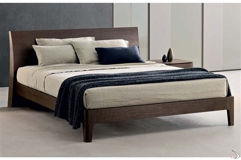 Letto Matrimoniale Moderno In Legno