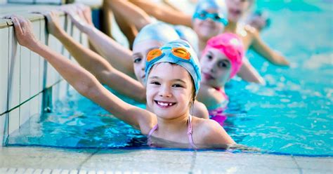 Escuelas de natación para niños y adultos horarios y precios en USA