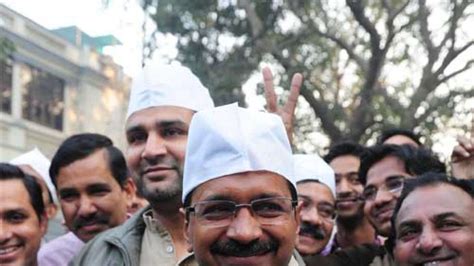 Arvind Kejriwal welcomes all to Ramlila Maidan for swearing-in ceremony ...