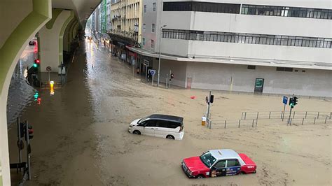 Hong Kong flooded by heaviest rainfall in 140 years