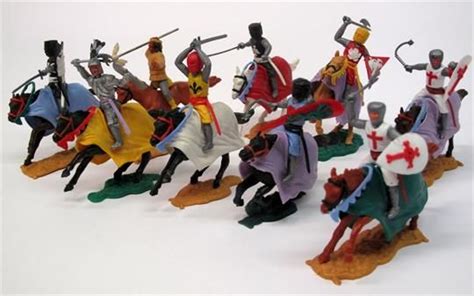 Timpo Plastic Mounted figures including 5 x Medieval Knights (1 missing ...