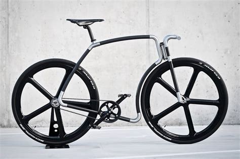 Minimal Carbon Bike | Men's Gear