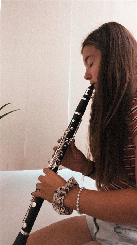 Girl playing the clarinet | Clarinet photography, Music aesthetic, Clarinet