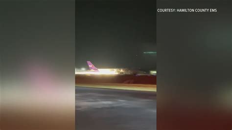 3 people safe after FedEx plane headed to Memphis forced to crash land ...