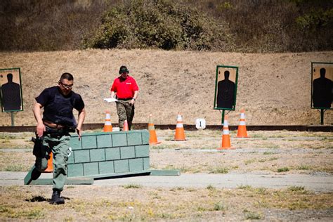 Assault skills on display as SWAT teams compete (photos) - CNET