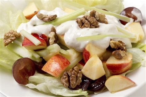 Cómo hacer Ensalada de manzana, apio y germinado | Recetas DIA