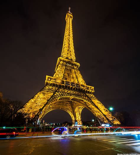 Eiffel tower glowing in the night, Paris - HDRshooter