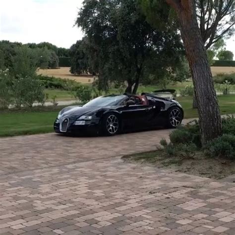 Cristiano Ronaldo shows off stunning £1.7million Bugatti Veyron in ...