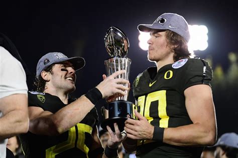 How two guys from Oregon made a Rose Bowl win even more special for the Oregon Ducks - The Athletic