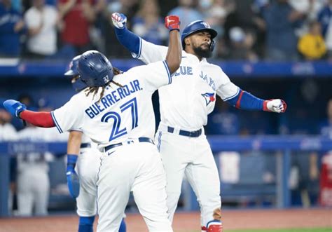 Blue Jays Pull Off Largest Opening Day Comeback Win in 72 Years - Sports Illustrated Toronto ...