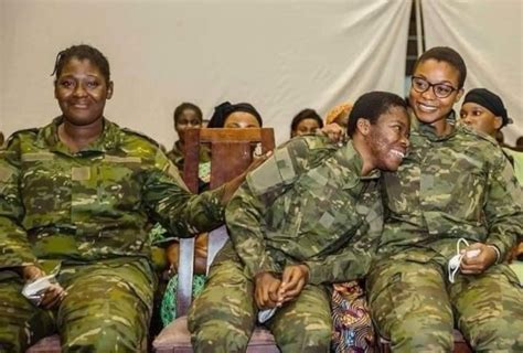 Mali : accusés de mercenariat, 3 des 49 militaires ivoiriens recouvrent la liberté - Studio ...