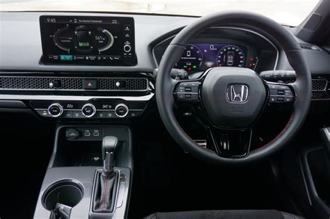 Car Reviews: Honda Civic e:HEV RS: More zeal with hybrid power | CarSifu