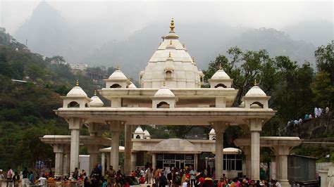 Vaishno Devi - History, Architecture, Sightseeing, Location | Adotrip