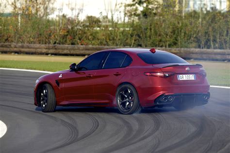 2017 Alfa Romeo Giulia 2.0 Turbo Priced In the UK From £29,180 - autoevolution