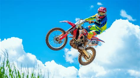 Motocross biker Stunts Wallpapers | HD Wallpapers | ID #26039