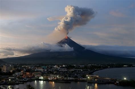 le chaudron de vulcain – February 17 , 2018. EN. Grimsey , Mayon , Cleveland , Dukono