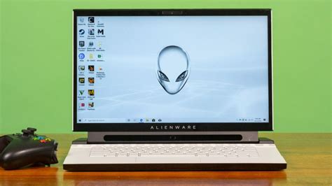 Alienware m15 R2 Review: Spartan Spaceship - Tom's Hardware | Tom's ...