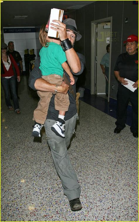 Colin Farrell & Son James Fly Home: Photo 477571 | Celebrity Babies ...