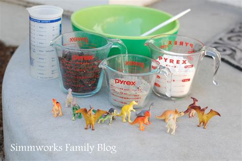 Make DIY Dinosaur Fossils for Your Dinosaur Party - A Crafty Spoonful