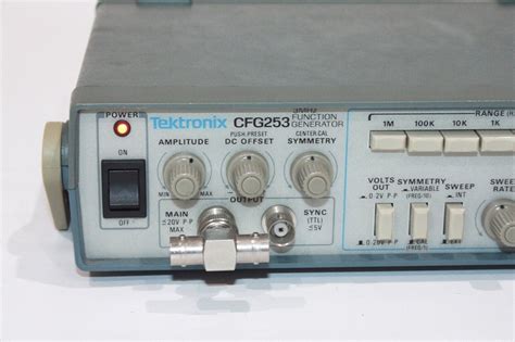 Tektronix CFG253, 3MHz, Waveform Synthesis, Benchtop Function Generator ...