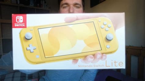 Nintendo Switch Lite - Yellow Unboxing & Test - YouTube