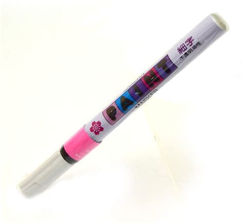 Sakura Paint Pen - Fine Point - Opaque - Fluorescent pink