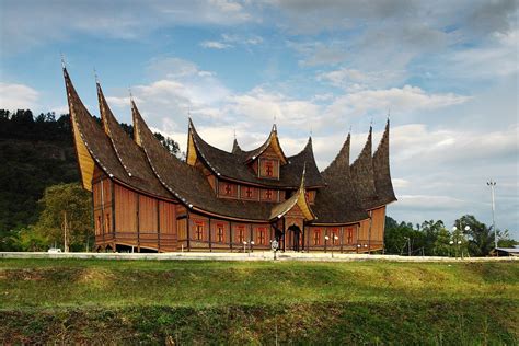 lukisan rumah adat minangkabau - Rachel Quinn