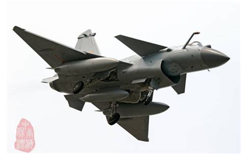 J-10C fighter with formal military coating appears