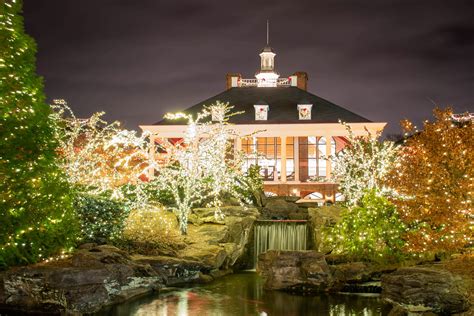 6 Must-See Spots for Nashville Christmas Lights - Music City Loft