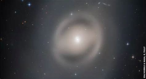 Hubble captures stunning lenticular galaxy - Nexus Newsfeed