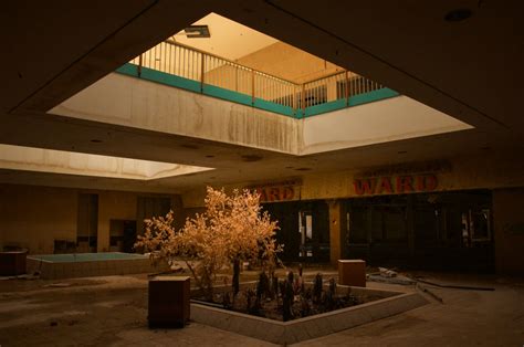 Abandoned Shopping Center Photos | POPSUGAR Smart Living