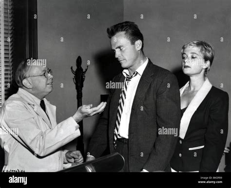 KISS ME DEADLY (1955) PERCY HELTON, RALPH MEEKER, GABY RODGERS KIMD 003P Stock Photo - Alamy