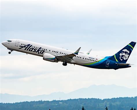 Why Alaska Airlines' SVP Thinks The Boeing 737 MAX Is "Incredible"