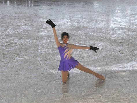 Go ice skating at the rink - Gulmarg: Get the Detail of Go ice skating ...