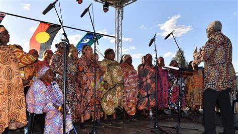 Photos: Indigenous celebrations at Australia’s Uluru after climbers ...