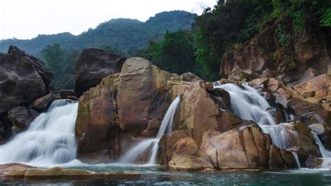 Top 7 Scenic Waterfalls To Visit In Meghalaya (India) - Dreamtrix