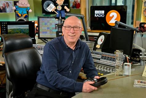 Ken Bruce reveals he's 'struggling' as he exits Radio 2 after 30 years ...