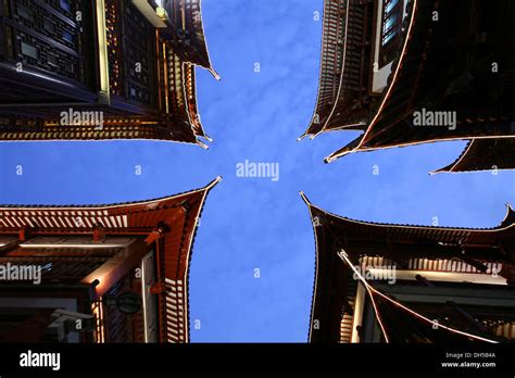 Shanghai night market hi-res stock photography and images - Alamy