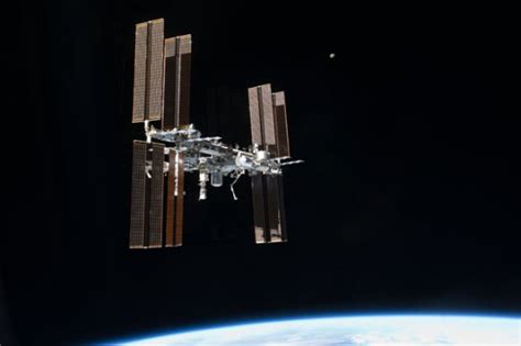 International Space Station Could be De-Crewed by November - Universe Today