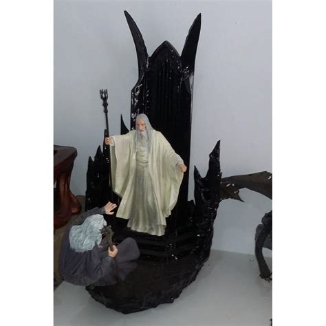 Gandalf Vs Saruman - The Treachery of Saruman Diorama, Hobbies & Toys ...