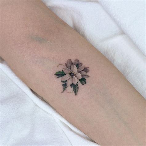 Share 77+ tiny flower tattoos - in.coedo.com.vn