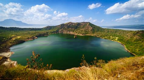 Taal’s main crater lake dries up - Phivolcs - The Filipino Times