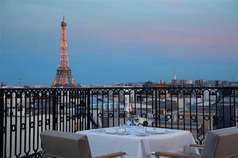 Paris Hotels near the Eiffel Tower | Paris Discovery Guide