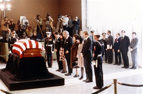 Former President Lyndon B. Johnson and family at the casket | Harry S ...