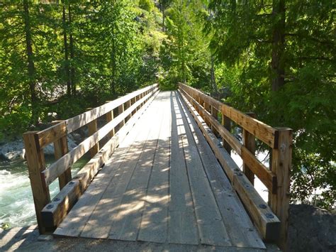 The first bridge on Snow Lakes Trail.