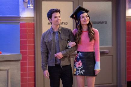 iCarly Season 3 Episode 6 Review: iReunited and It Felt Okay