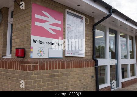 Walton Train Station, Walton on Thames Stock Photo - Alamy